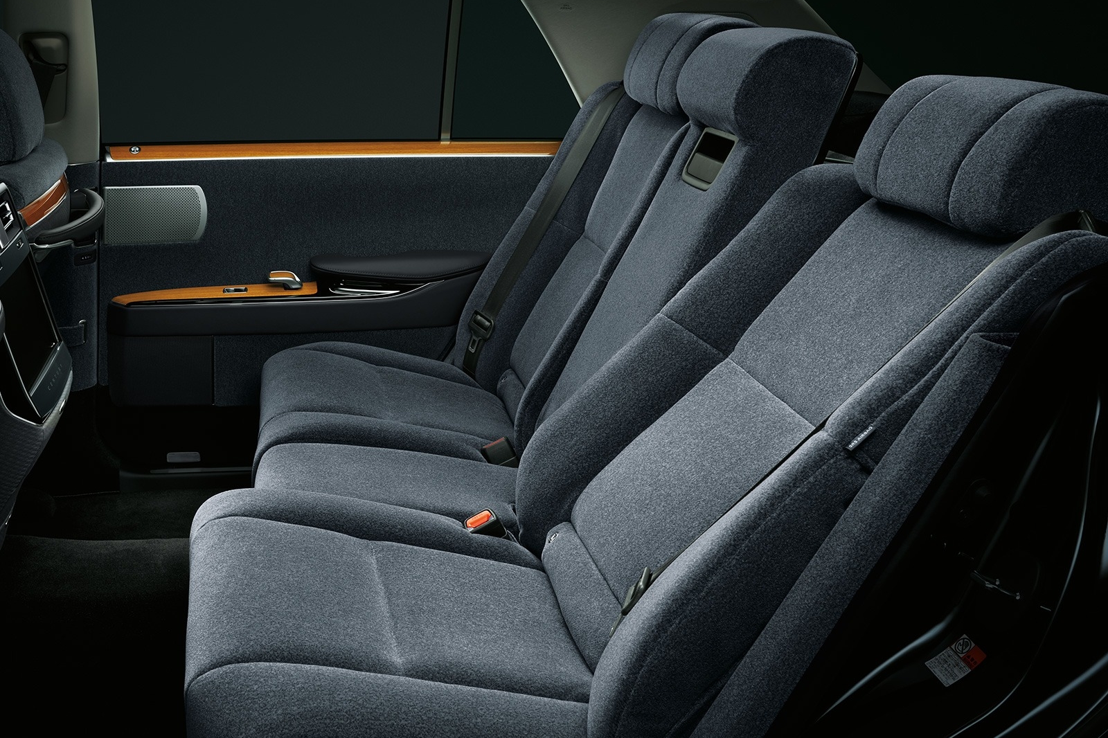 carlineup_century_design_interior_3_3