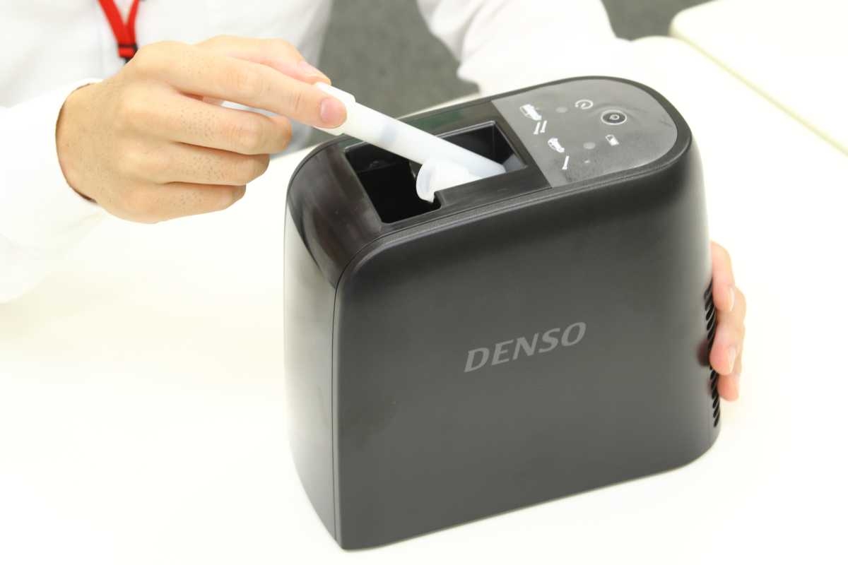 使用回数は何回でしょうかDENSO製 クレベリン発生機 (車内除菌) CLVDNB 