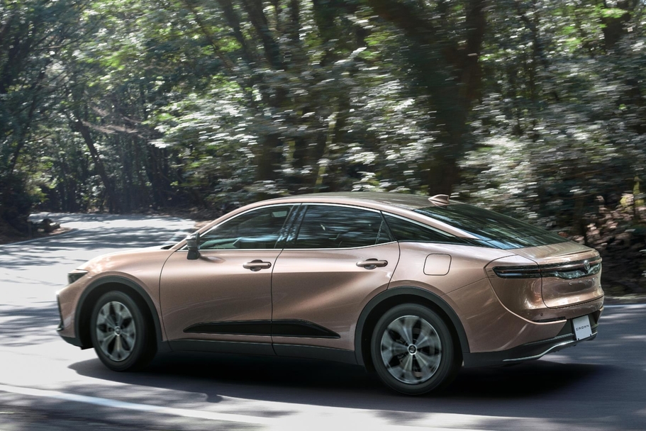 CROSSOVER G（2.5Lハイブリッド車）
