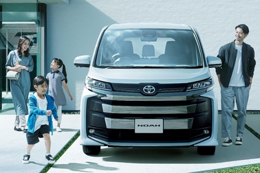 【モデル入り素材】S-Z（ハイブリッド・2WD・7人乗り）